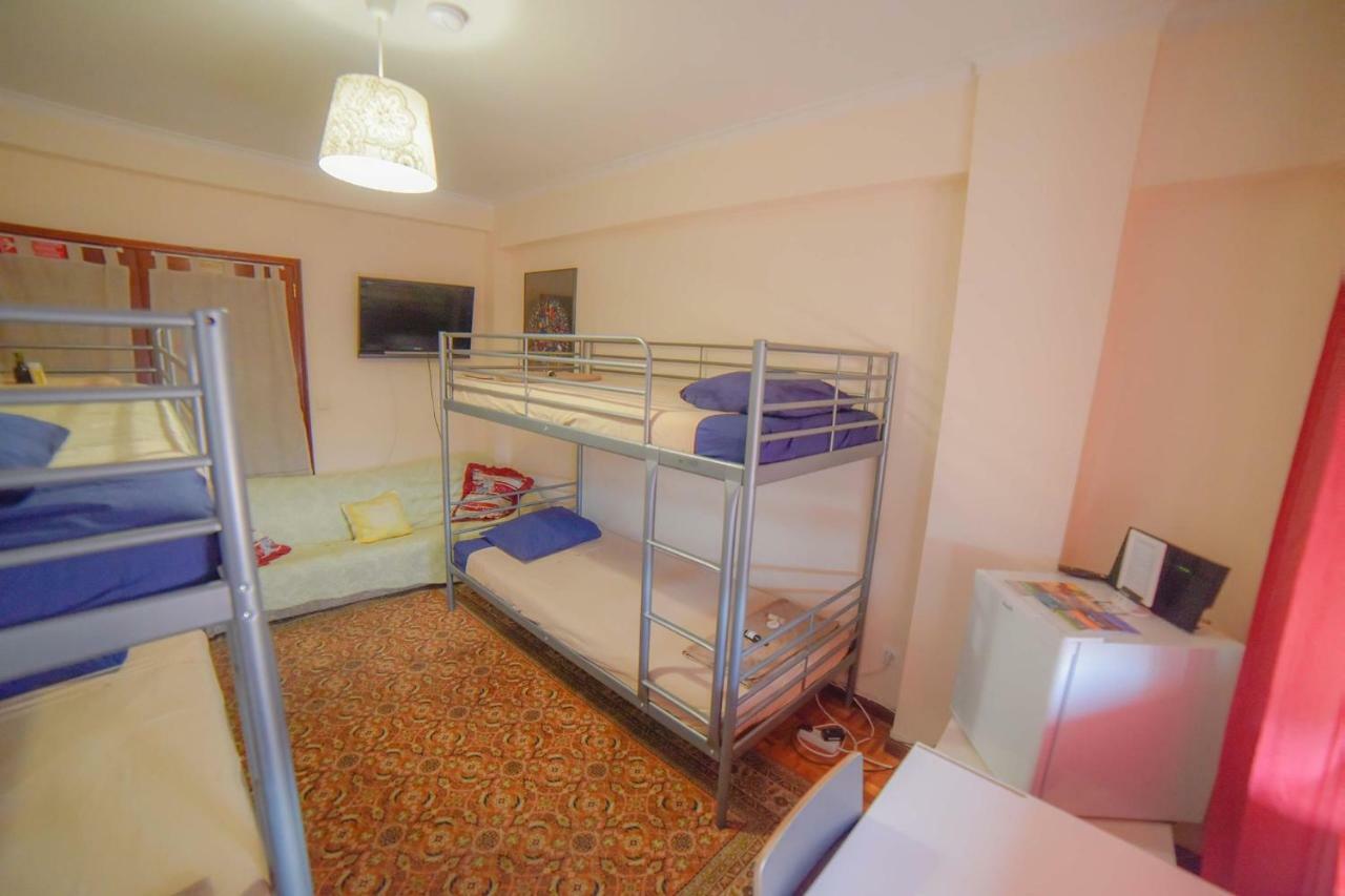 Quarto Com 4 Camas Порто Екстериор снимка